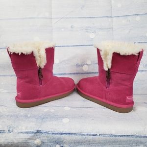 UGGS KOOLABURRA, child's boots, Pink boots with zipper. Lambs wool inside.